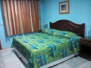 Avenida Cancún 2*,